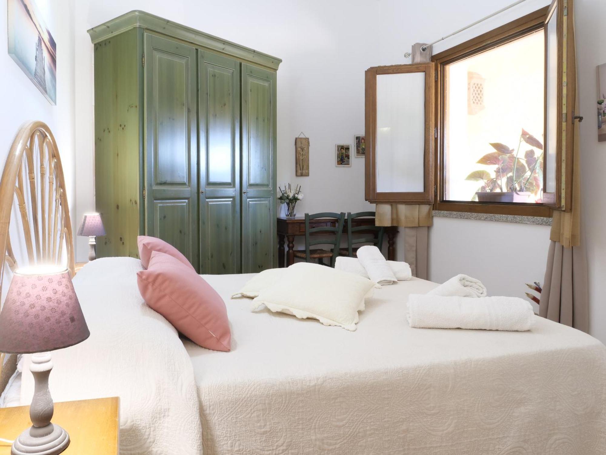 B&B La Vela Chia Bagian luar foto